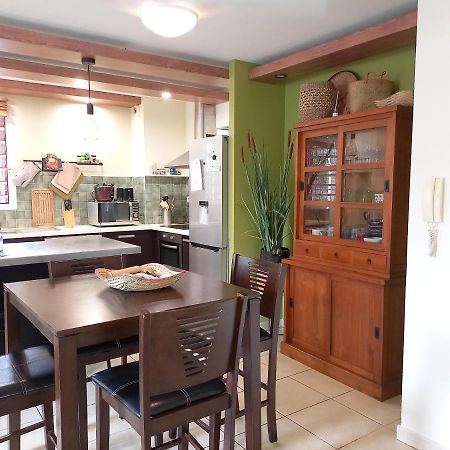 Bel Appartement Avec Terrasse Proche Des Plages Saint-Gilles-les Bains Exteriér fotografie