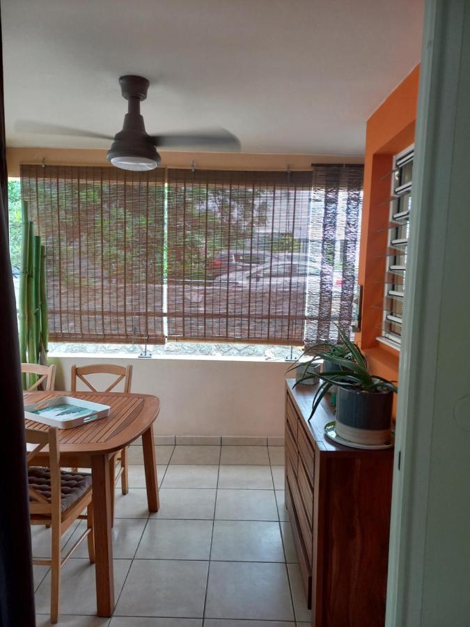 Bel Appartement Avec Terrasse Proche Des Plages Saint-Gilles-les Bains Exteriér fotografie